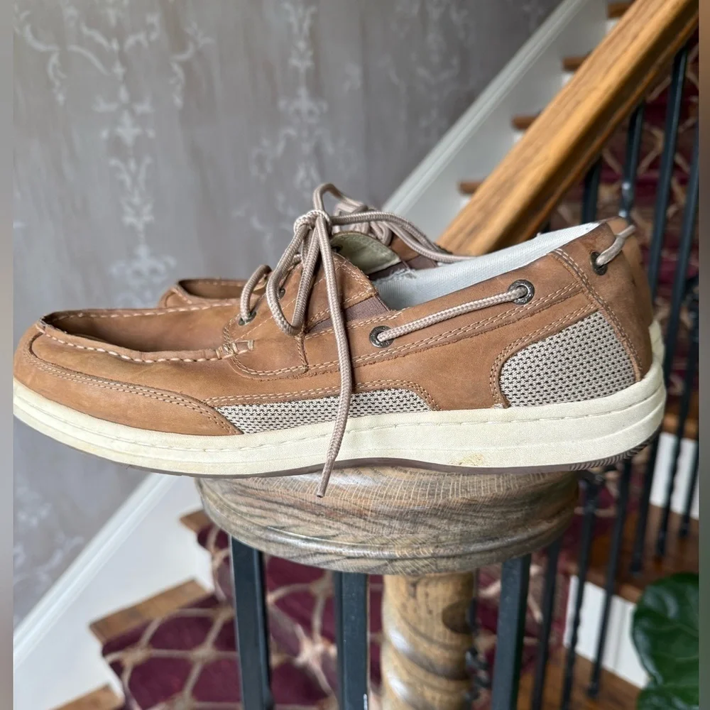 Dockers men’s BEACON  lace up 12 W boat shoe very good condition leather brown